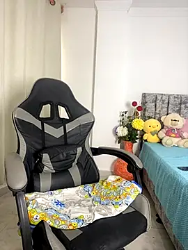  emiily pink online show from November 11, 2025, 1:00 pm