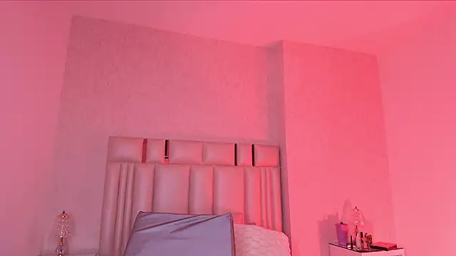 alanarose18 online show from November 16, 2025, 7:19 pm