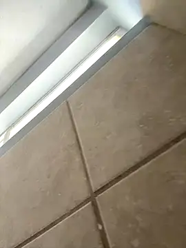 juiceloof online show from December 4, 2025, 9:23 pm