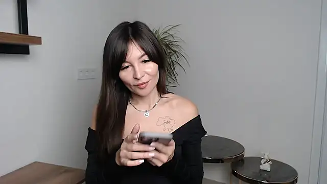 Veronichkaaa online show from December 2, 2025, 7:25 am