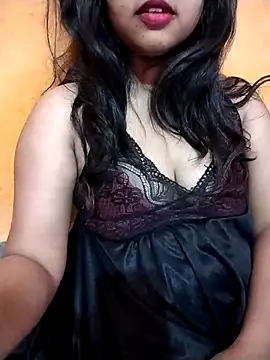 Sexy Divya   online show from March 25, 2026, 10:43 am