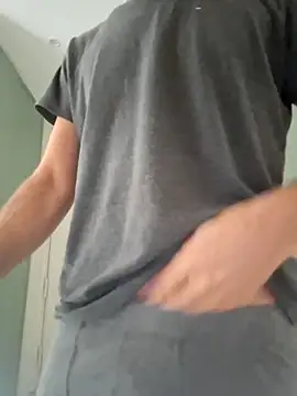 Snapshot of CuteDaddy92 chatting on February 11, 2026, 9:36 am CuteDaddy92 online show from February 11, 2026, 9:36 am