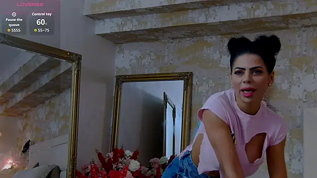 NicoleSmyth online show from November 20, 2025, 8:41 pm