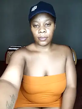 Emmylove-xr25 online show from November 28, 2025, 6:32 pm