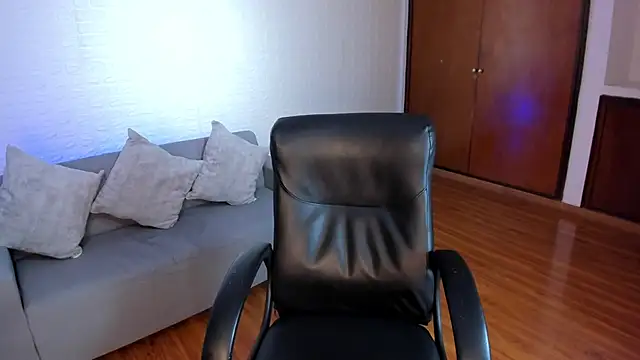 Saara Corraless online show from November 29, 2025, 6:55 pm