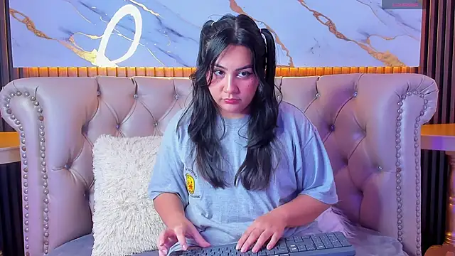 Sweet Yuna online show from November 9, 2025, 1:31 pm