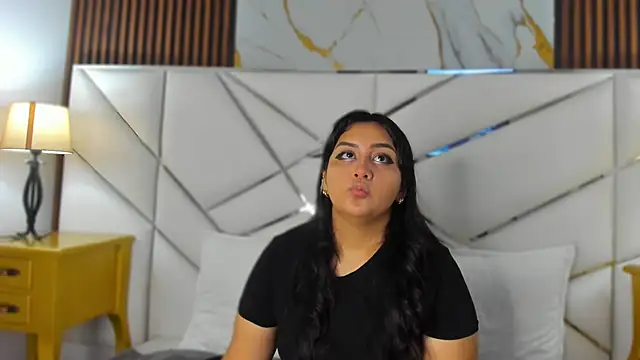 Sweet Yuna online show from November 30, 2025, 3:10 am