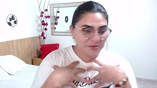 MariaVex online show from April 21, 2026, 2:51 am