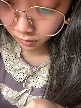 Snapshot of Lynn-122 chatting on November 14, 2025, 7:07 am Lynn-122 online show from November 14, 2025, 7:07 am