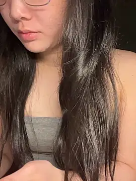 Snapshot of Lynn-122 chatting on November 22, 2025, 4:28 pm Lynn-122 online show from November 22, 2025, 4:28 pm