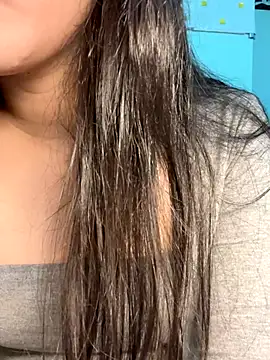 Snapshot of Lynn-122 chatting on November 28, 2025, 3:47 pm Lynn-122 online show from November 28, 2025, 3:47 pm