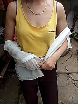 Lynn-122 online show from April 7, 2026, 10:59 am