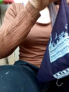 Lynn-122 online show from April 28, 2026, 2:27 am