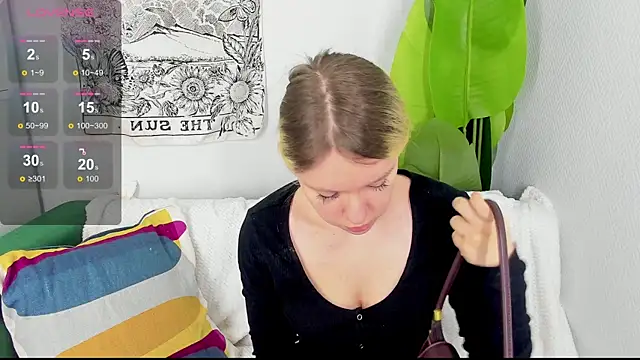 Monisees online show from January 19, 2026, 2:26 am