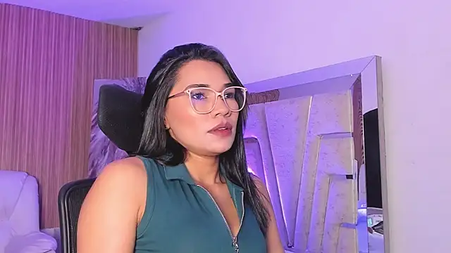 katemooss  online show from November 30, 2025, 12:09 pm