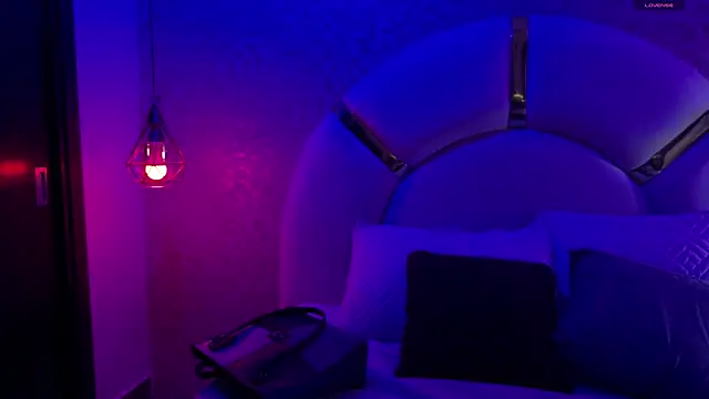 Snapshot of aria_sm chatting on November 12, 2025, 7:13 pm aria sm online show from November 12, 2025, 7:13 pm