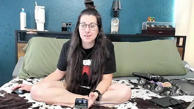Snapshot of Sammie_Ray chatting on April 8, 2026, 2:50 pm Sammie Ray online show from April 8, 2026, 2:50 pm