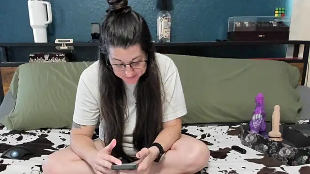 Snapshot of Sammie_Ray chatting on May 4, 2026, 2:46 pm Sammie Ray online show from May 4, 2026, 2:46 pm