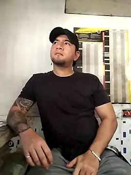 JHONNYACA28 online show from November 18, 2025, 5:39 pm