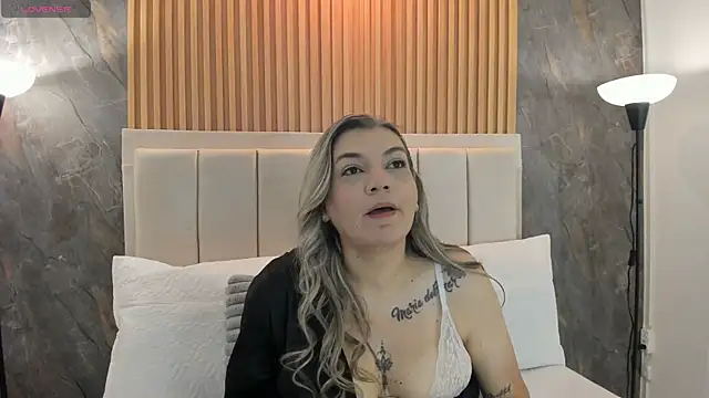 gala montes 30 online show from December 3, 2025, 6:39 pm