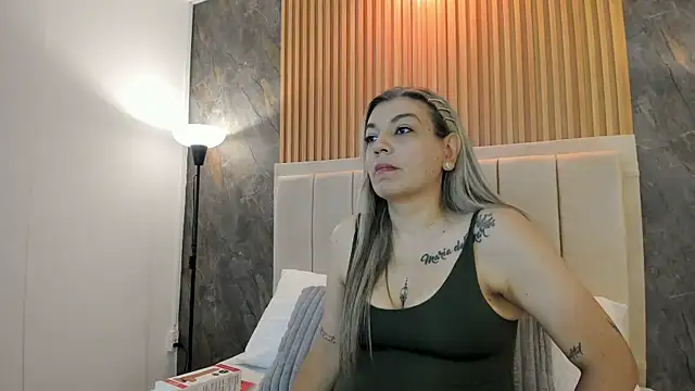 gala montes 30 online show from December 5, 2025, 7:10 pm