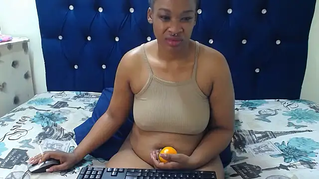 Snapshot of JuiceLips88 chatting on June 14, 2026, 1:25 am JuiceLips88 online show from June 14, 2026, 1:25 am