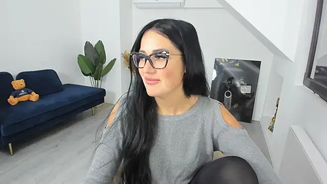 AnyaEvy online show from February 3, 2026, 4:32 am