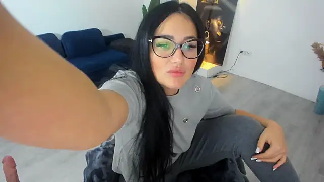 AnyaEvy online show from April 22, 2026, 4:59 am