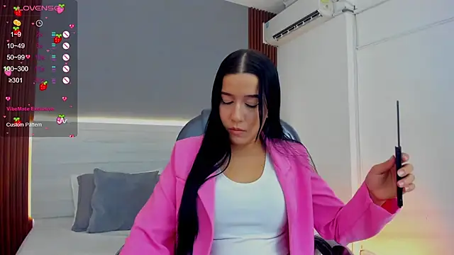 Amy Leah online show from December 2, 2025, 8:04 pm