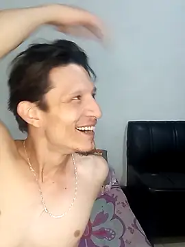 Snapshot of xXAndreyAndMariaXx chatting on December 2, 2025, 3:29 pm xXAndreyAndMariaXx online show from December 2, 2025, 3:29 pm