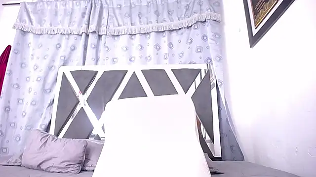 naughty ten18 online show from November 27, 2025, 1:57 pm