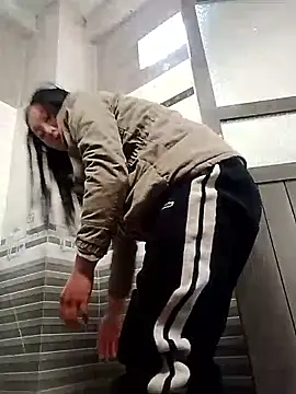 Yumiik2kk online show from November 28, 2025, 12:57 am