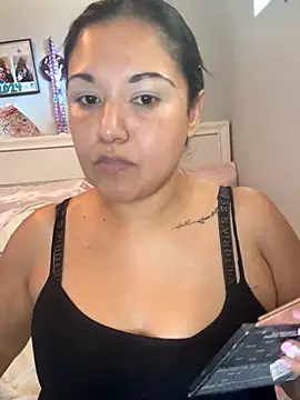 tattedlatina online show from November 9, 2025, 5:11 pm