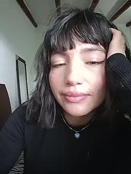 Luna juicy online show from December 4, 2025, 7:55 pm