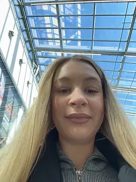 SashaCatt online show from April 20, 2026, 8:28 am