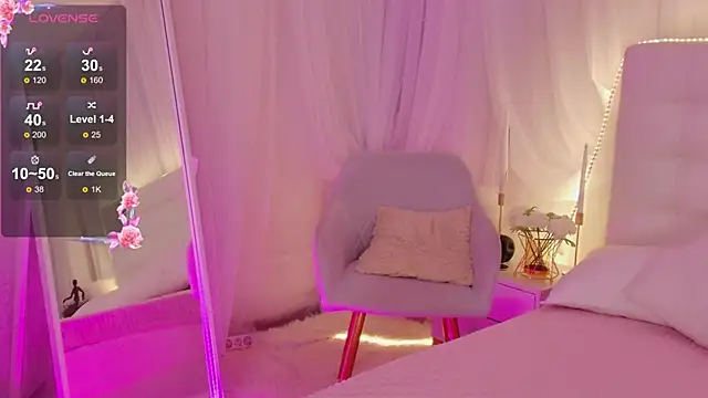 lilly rooyse online show from November 22, 2025, 6:34 am