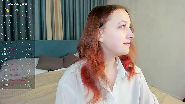 LauraKelley online show from November 23, 2025, 10:04 am