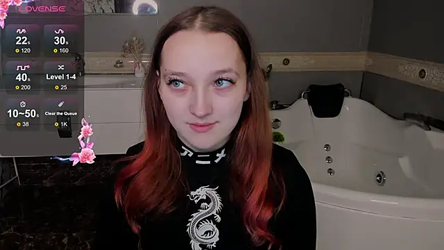 LauraKelley online show from December 4, 2025, 10:46 am