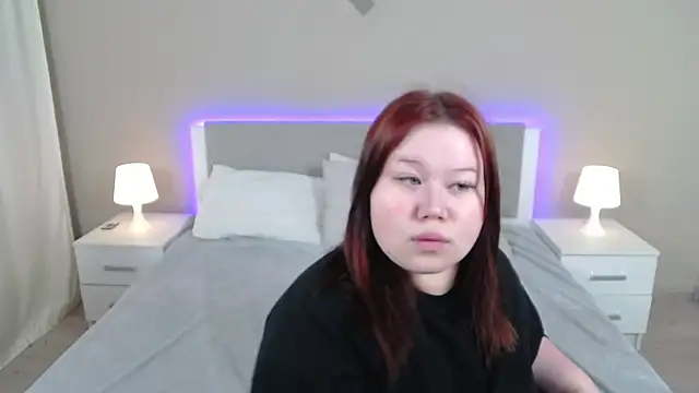 Snapshot of EvaNova_ chatting on April 26, 2026, 10:13 am EvaNova online show from April 26, 2026, 10:13 am