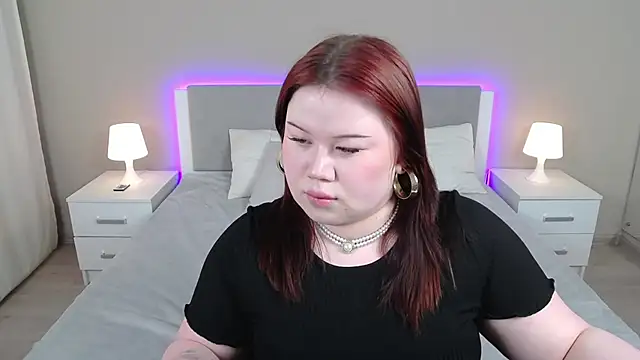 Snapshot of EvaNova_ chatting on May 6, 2026, 9:47 am EvaNova online show from May 6, 2026, 9:47 am