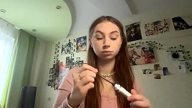 AnitaRenne online show from November 20, 2025, 11:43 am