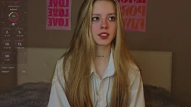 TiffinyMergist online show from December 17, 2025, 7:31 pm