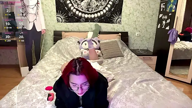 TheaMacrae online show from November 18, 2025, 3:05 pm