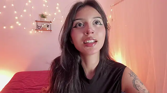 Tamara Aluna  online show from May 7, 2026, 9:20 pm