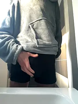 groschibre40100 online show from November 16, 2025, 10:32 am