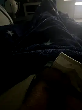 groschibre40100 online show from December 21, 2025, 11:01 pm