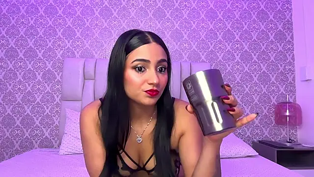 Ashlyrouxx online show from June 5, 2026, 10:04 pm