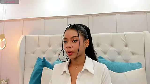 lia pascal online show from November 21, 2025, 11:31 am