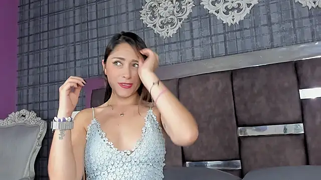 MiiaBlazee online show from November 14, 2025, 1:21 pm