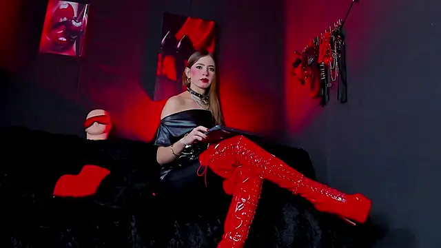 MartinaStones online show from April 13, 2026, 11:21 pm